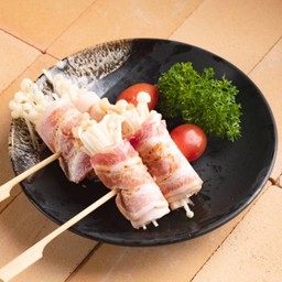 เบคอนพันเห็ดเข็มทอง