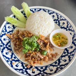 ข้าวเนื้อปูกระเทียม