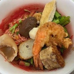 เย็นตาโฟทรงเครื่องกุ้งทอดกรอบ