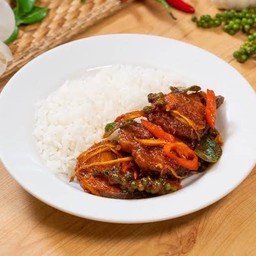 พริกแกงปลาดุก ราดข้าว