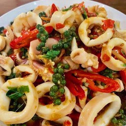 ข้าวผัดขี้เมาปลาหมึก