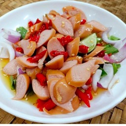 ยำแซ่บใส้กรอก ปลาร้า ไม่ปลาร้า