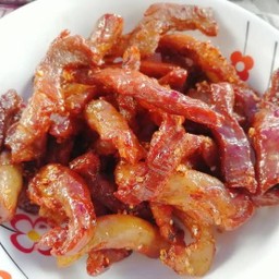 หมูแดดเดียวทอด fried pork
