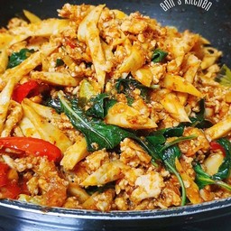 พริกแกงไก่ใสหน่อไม้ป็นกับข้าว