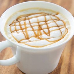 คาราเมลมัคคิอาโต้ร้อน