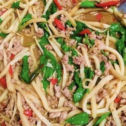 ผัดกระเพรา- ใส่หน่อไม้