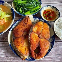 ปลากระพงทอ+ข้าว+ไข่ต้ม