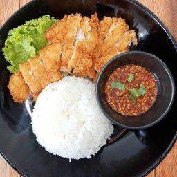 ข้าวไก่ทอดน้ำจิ้มแจ่ว