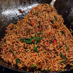 มาม่าขี้เมาเนื้อสับ