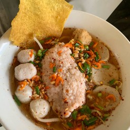 เจ๊สร้อย112 ก๋วยเตี๋ยวหมูเด้งต้มยำ เย็นตาโฟต้มยำ