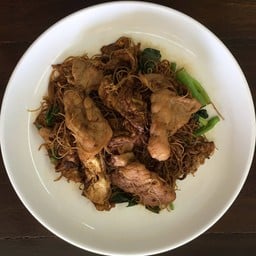 เส้นหมี่ผัดซีอิ๊วหมู