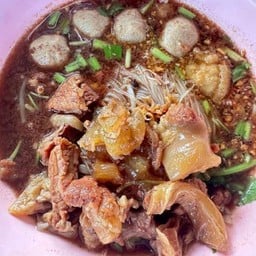 หมี่ขาวเนื้อตุ๋นเตี๋ยวเรือ