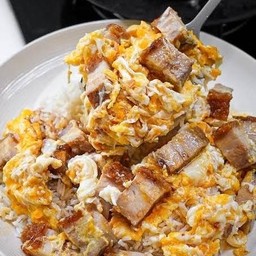 ข้าวสามชั้นผัดไข่ พิเศษ