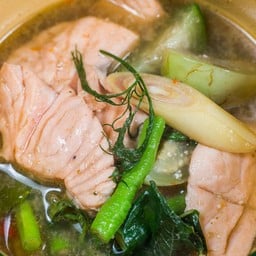 แกงอ่อมแซลมอน