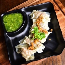 เกี๊ยวหมูลวกจิ้ม