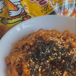 มาม่าเกาหลีพร้อมทาน Ready to noodles