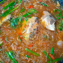 แกงสุ้นเส้นปลากระป๋อง