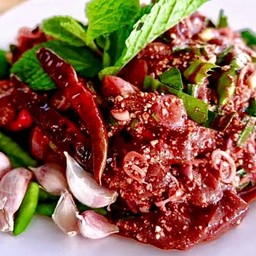 ก้อยเนื้อดิบ
