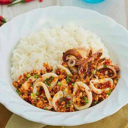 ข้าวปลาหมึกผัดพริกเกลือ