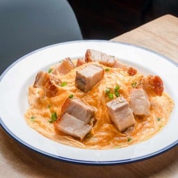 ไข่ข้นหมูกรอบ (กับข้่าว)