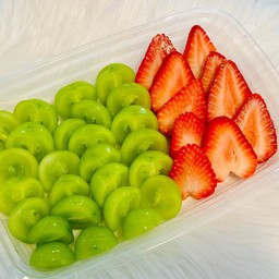 Set 15 สตอเบอร์รี่   +องุ่นเขียว พร้อมทาน