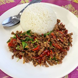 กระเพราเนื้อ