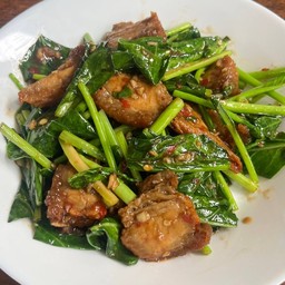 คะน้าหมูกรอบ ถุงละ