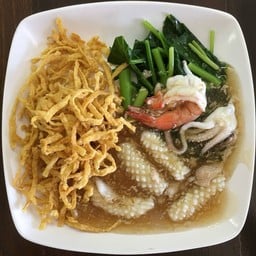 เส้นหมี่เหลืองกรอบราดหน้าทะเล