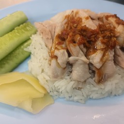 ข้าวมันไก่ต้ม By พรานไก่