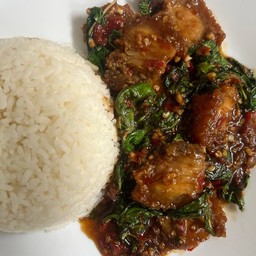 ข้าวกระเพราหมูกรอบ