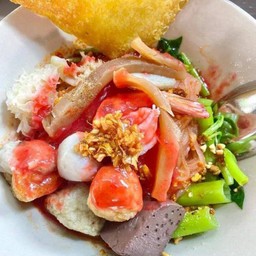 เส้นใหญ่เย็นตาโฟ