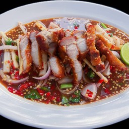 ยำหมูสามชั้นทอด