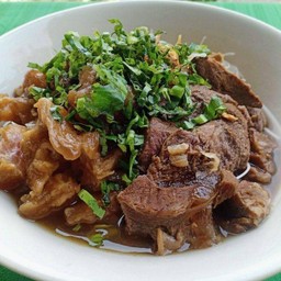 ก๋วยเตี๋ยวรวมหมู