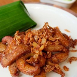 ทอดกระเทียมราดข้าว