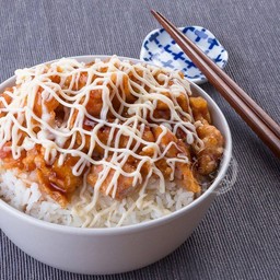 ข้าวไก่คาราเกะ ซอสมายองเนส