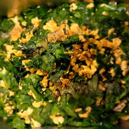 ใบเหลียงผัดไข่