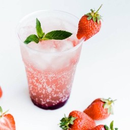 สตรอว์เบอร์รี โซดา