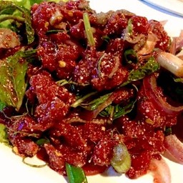 ก้อยหมูดิบ