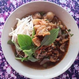 ป้านางชวนชิม ก๋วยเตี๋ยวหมูน้ำตก อร่อย รสเด็ด  ข้างเซเว่น อินทามะระ 47