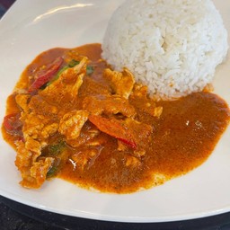 ข้าวผัดพริกแกงหมู