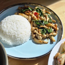 ข้าวราดกะเพรา-เห็ด