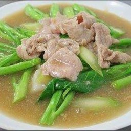 เส้นหมี่ราดหน้าหมู(ธนพล ราดหน้า-สุกี้เคี้ยงเอมไพร์)