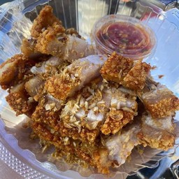 หมูกรอบล้วน 2 ขีด(พร้อมน้ำจิ้มหวาน,ซีฟู้ด)