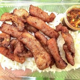 หมูทอด แดดเดียว น้ำจิ้มแจ่ว ลาดกระบัง