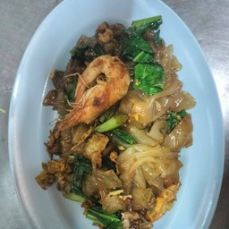 ซีอิ้วเส้นใหญ่กุ้ง