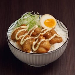 ข้าวหน้าไก่คาราเกะ ซอสมาโย