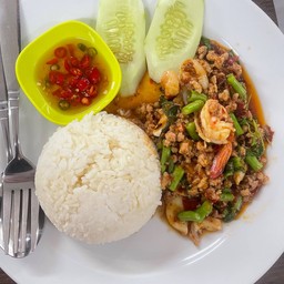 กระเพราไก่  กระเพราหมู