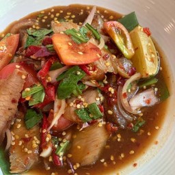 ยำเหลาหมูย่าง