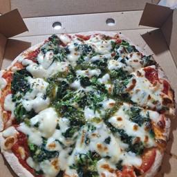 พิซซ่าหน้าผักโขม (Pizza Spinach Cheese)