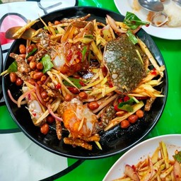 ยำมะม่วงปูม้าสด